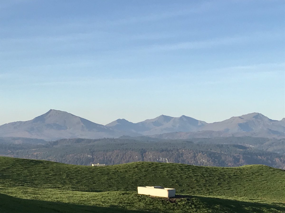 rowlands_gethin's tweet photo. Not a bad day #hellofaview https://t.co/WCSgqDSrO2