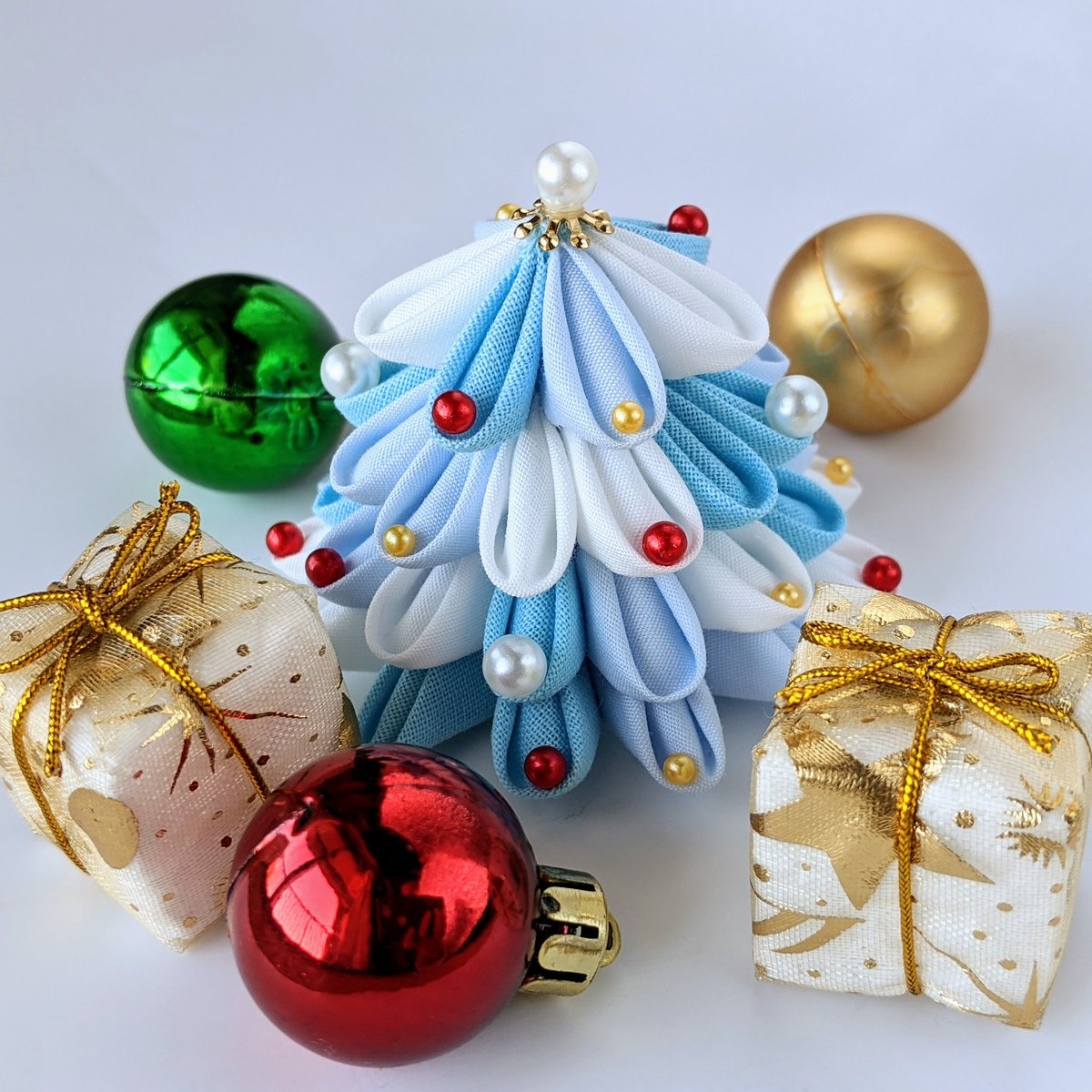 Ringo_dou's tweet photo. ✨販売開始✨
＊つまみ細工＊ミニクリスマスツリー＊ブルー
 #minne #クリスマス #ツリー #つまみ細工 #ハンドメイド好きさんと繋がりたい https://t.co/fcBAkXOq8X https://t.co/FSXx8K81HI