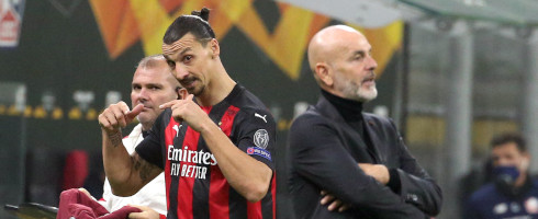 Zlatan #Ibrahimovic didn’t take #ACMilan’s defeat against #Lille well as the Swede looked irritable when he was subbed off in the second half. football-italia.net/161633/ibra-fu… #Milan #UEL #ACMLOSC