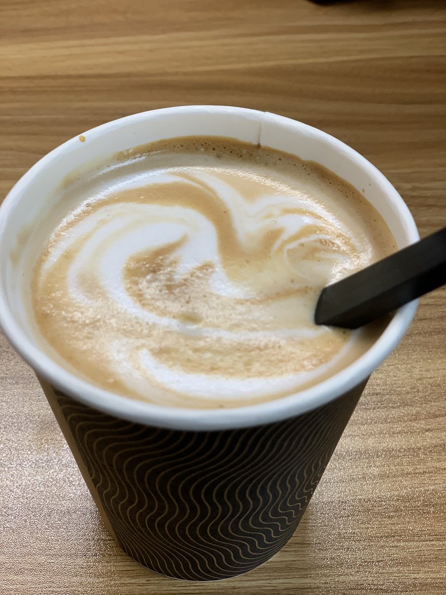 spark_mystique's tweet photo. Meanwhile, managed to badger a work colleague into brewing the perfect coffee from scratch with the fancy a** coffee machine. Look at that perfectly frothed milk 💖 😍 #smalljoys #coffee #friyay #FridayFeeling #weekendahoy https://t.co/WCUYkHkqcD