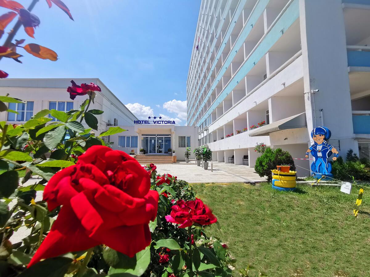 directbooking's tweet photo. Early Booking 20%! 👉Hotel Victoria 3* Mamaia. 5 nopti, mic dejun, la 1551 lei  https://t.co/4AOQj9jHZV https://t.co/aNPLrWkoY4