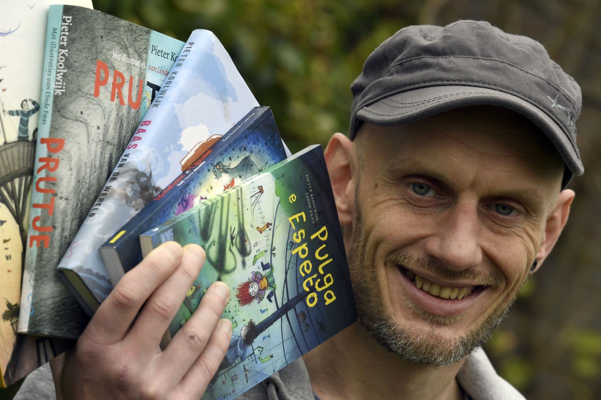 Wie wordt de opvolger van Oeuvreprijs winnaar Pieter Koolwijk? Je hebt nog één dag om jouw favoriete persoon, vereniging of organisatie voor te dragen als kandidaat voor deze mooie culturele Oeuvreprijs.  Voor alle informatie en het aanmeldformulier 👉 bit.ly/2HI7QOb