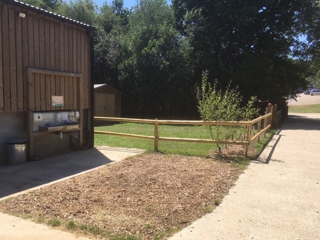 ChaileyHeritage's tweet photo. 🐓 Farm Friday - a housing update! The chickens, ducks and goose have new houses in the Chailey colours - catch up with our latest news ➡️ https://t.co/GUO6XxeN9i
.
.
.
#Sussex #DisabilityC19 #DisabilitySupport #MultiSensory #AnimalTherapy #Charity #WheelchairAccessible https://t.co/YZhf4JuWNS