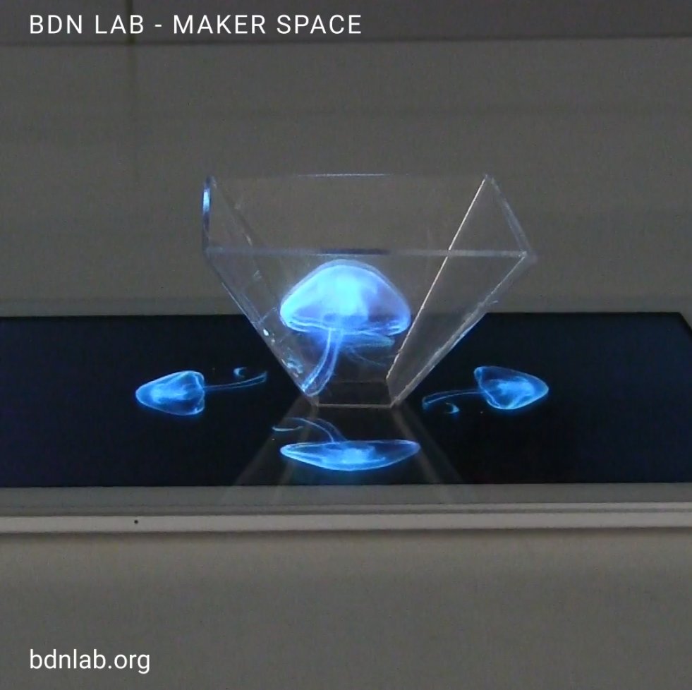 bdnlab's tweet photo. Els alumnes de l'@escolabetulia de Badalona han dissenyat, fabricat digitalment amb la màquina làser i muntat els seus prototips per a la projecció 3D d'hologrames. 

#EscolesInnovadores #Makers #Badalona #FabLabSchool https://t.co/Zw0DDInreY