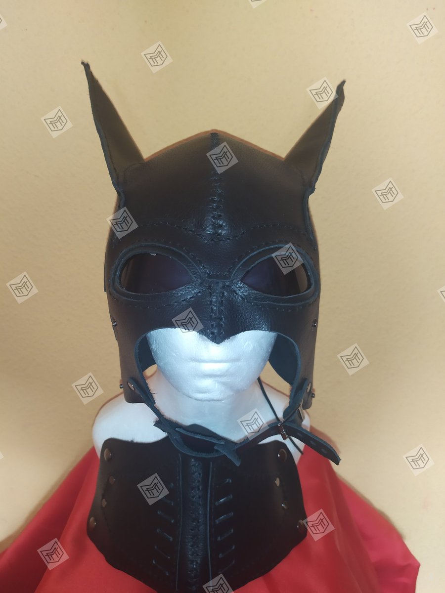 MascarasMm's tweet photo. #Mascara casco de Batman en #cuero negro, cosido y remachado a mano. Cubre bocas extraíble. #artesanía #artesanal #ʜᴇᴄʜᴏᴀᴍᴀɴᴏ https://t.co/iV6sVBlpx3