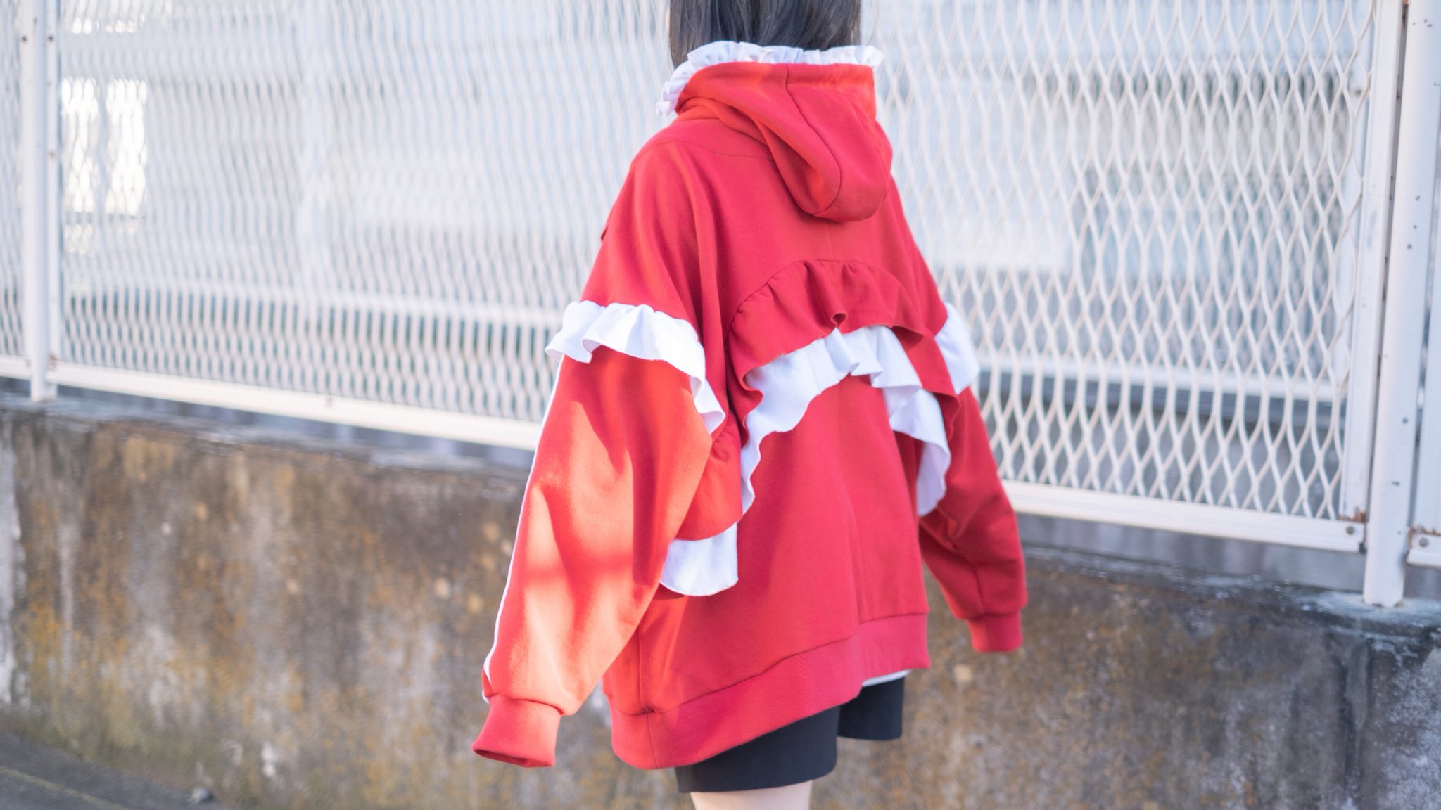 少し豊富な贈り物 satoi フリルハイネックパーカー<blue gray