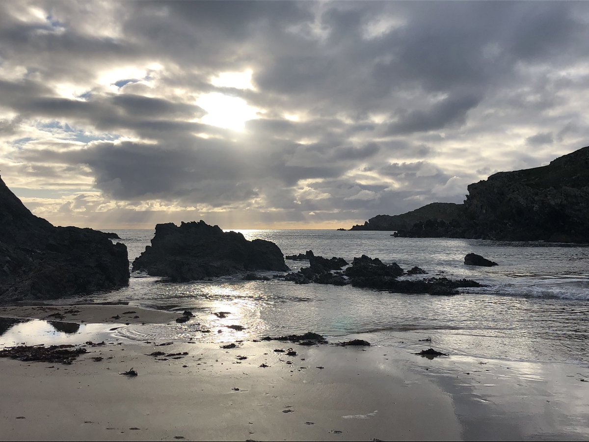TracyS0309's tweet photo. I am asking those who love the outdoors to post a picture. A picture that YOU took. No description. The goal is to regain peace and harmony without the negativity. Please copy the text, put a picture on your page and let’s look at these. Here is mine. https://t.co/F4qPVIamSI