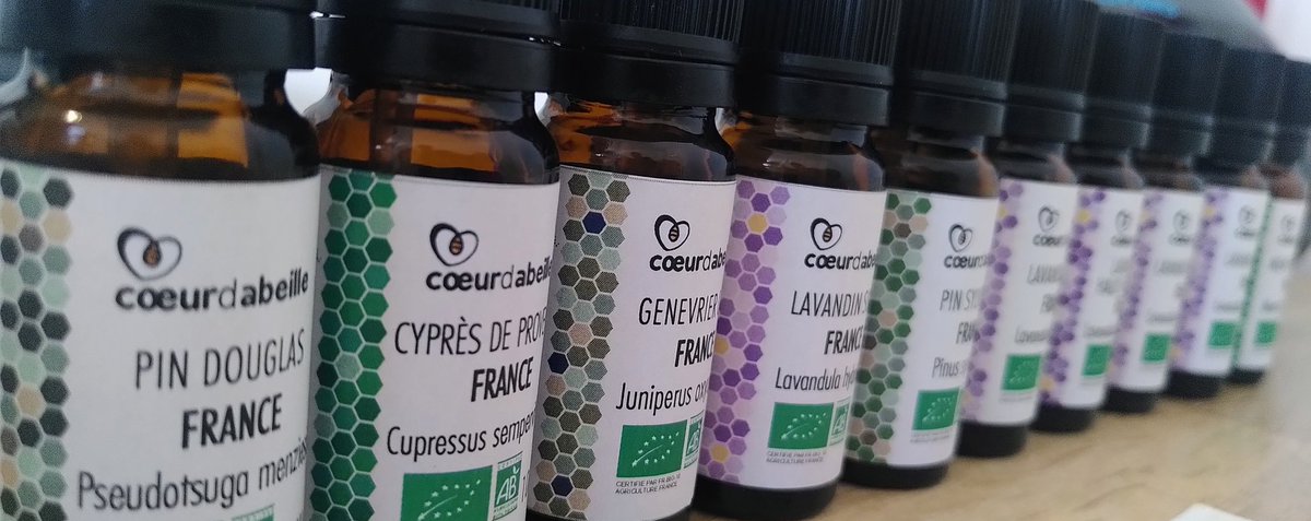 tdancette's tweet photo. Pré-production. Une gamme courte @coeurdabeille d'huiles essentielles biologiques exceptionnelles; des plantes cultivées, distillées et conditionnées en France. #agriculture #bio #madeinFrance https://t.co/Dq2m4fyEXo