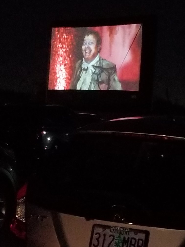FreshFarmFilms's tweet photo. Cinema of Horrors Drive In, Halloween 2020.🎃👻🦇
Peter Grey on the big screen under the stars🌠⭐🌙 https://t.co/49OgYqaClA