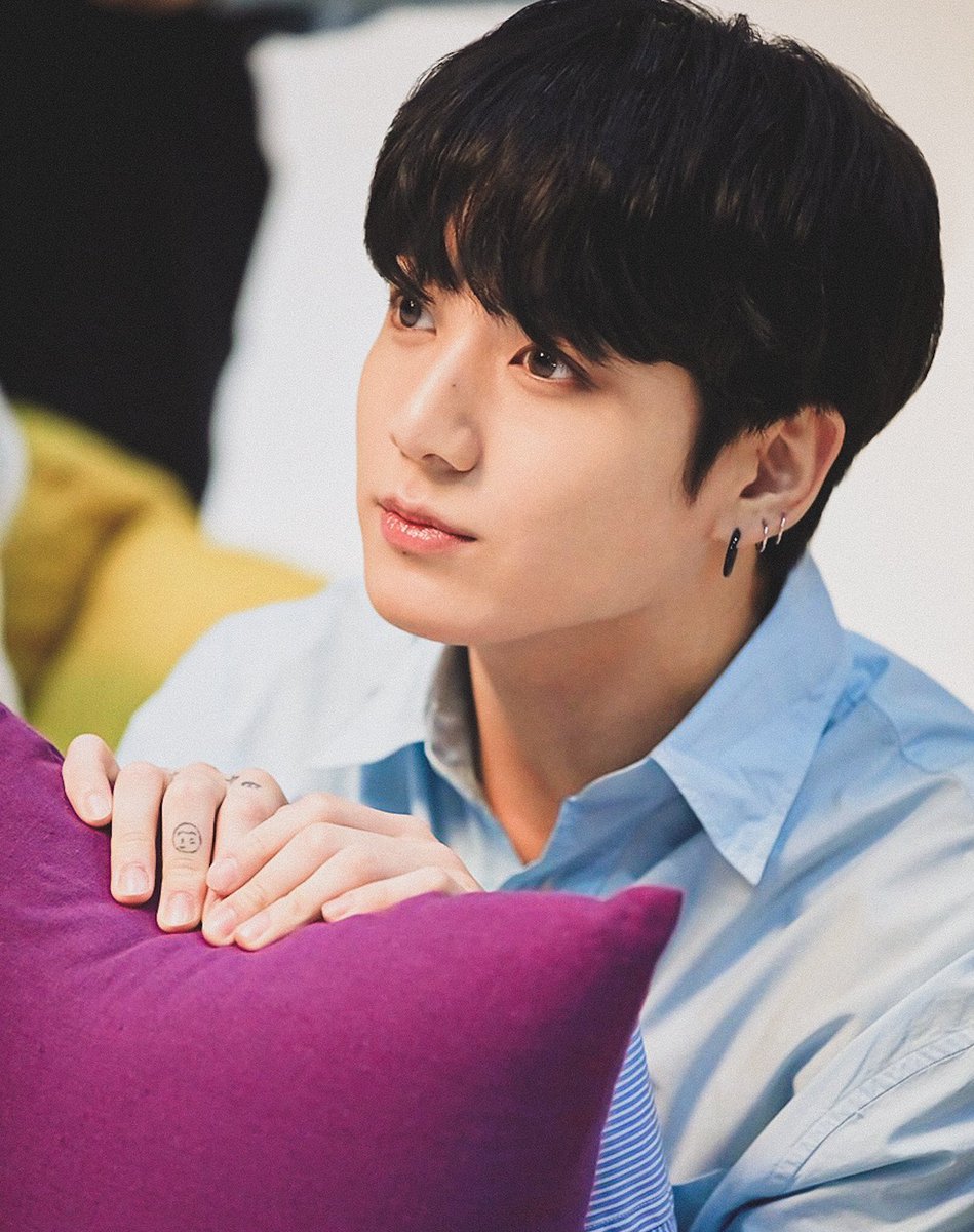 archiveforJK's tweet photo. look at the best boy https://t.co/X7PbMi7dxA