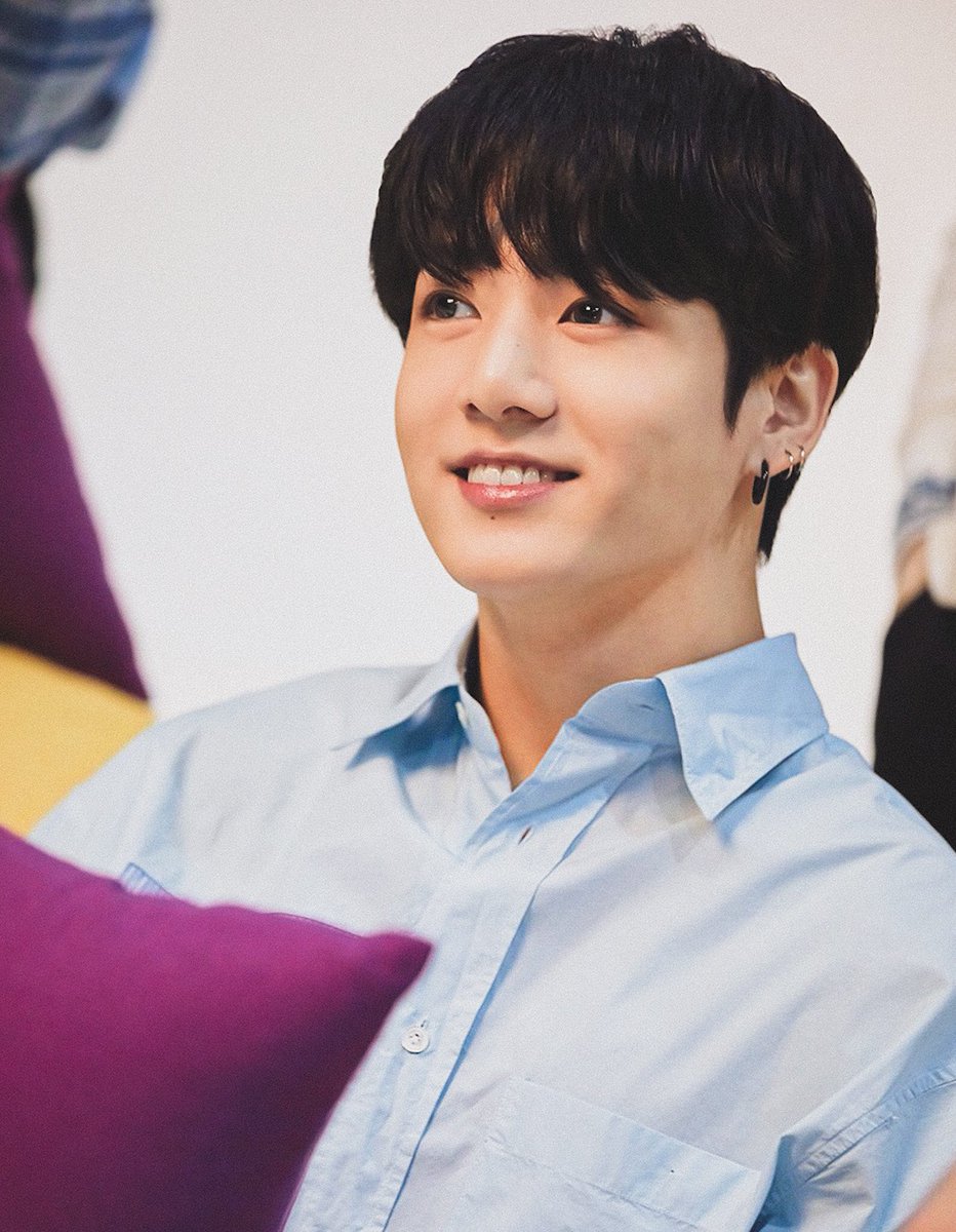 archiveforJK's tweet photo. look at the best boy https://t.co/X7PbMi7dxA