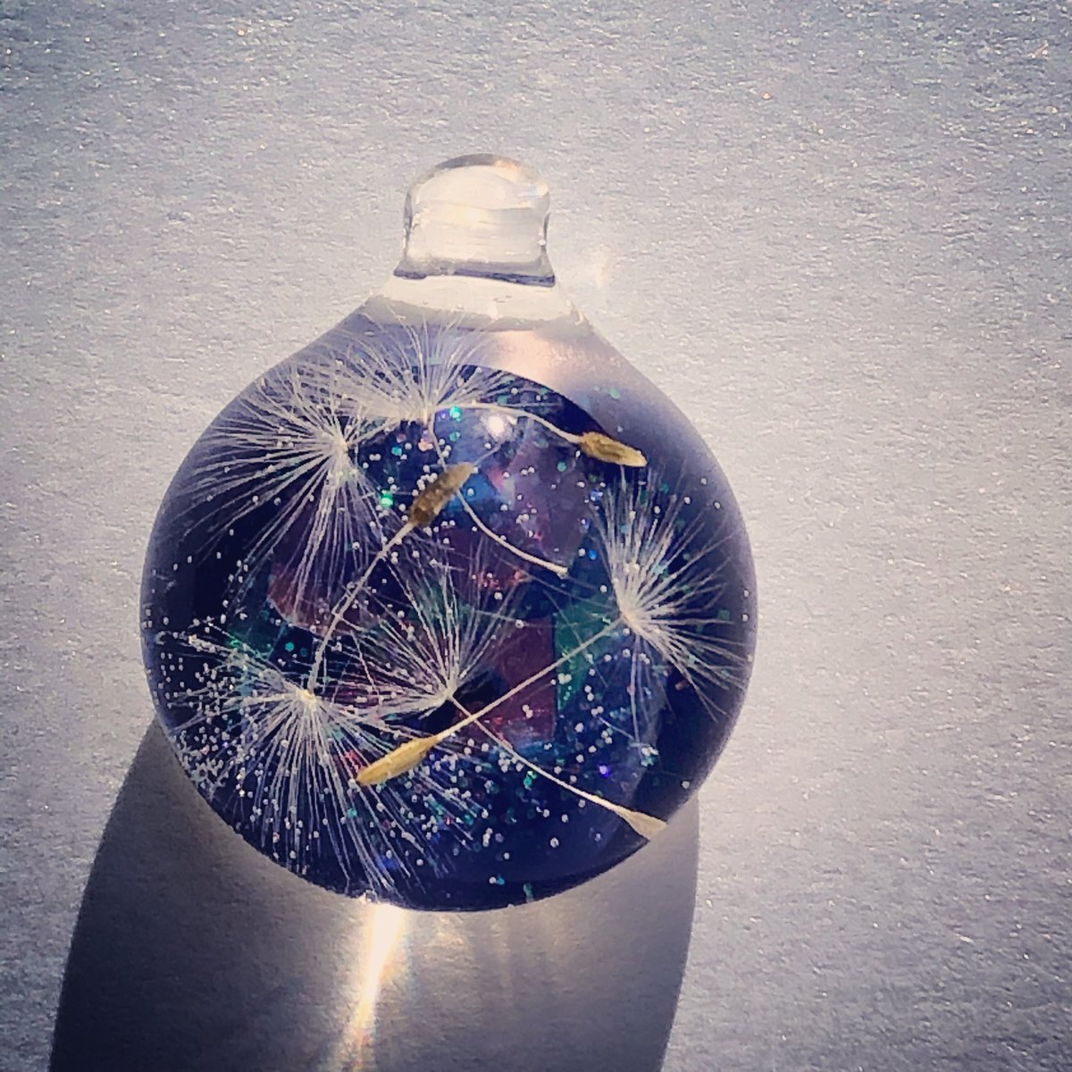 Love how this turned out, now to add a delicate silver chain. Will definitely be making more in different colours. #resin #resinart #resin8 #dandelion #wishes #fairies #beautiful #burstingwithideas #craft #crafting #Friday