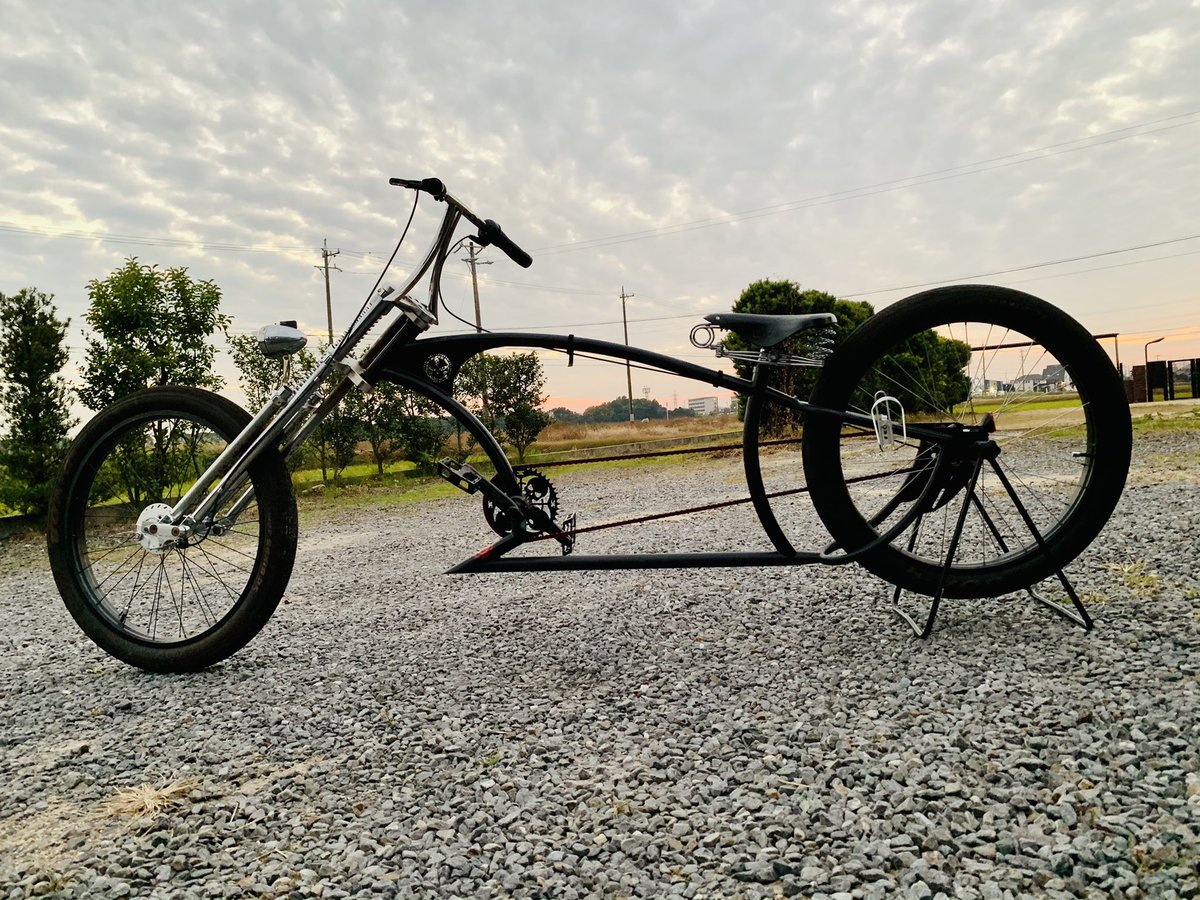 romesama_'s tweet photo. " Ruff Cycles Smyinz "
ロボハンから少しながめのアタックバーハンドルに変更♪
シフトケーブルがギリギリになったけど、いい感じのハンドルだ😍

#RuffCycles
#CustomBicycle
#CustomCruiser
#StretchCruiser
#ビーチクルーザー https://t.co/xDlfKXK0R5