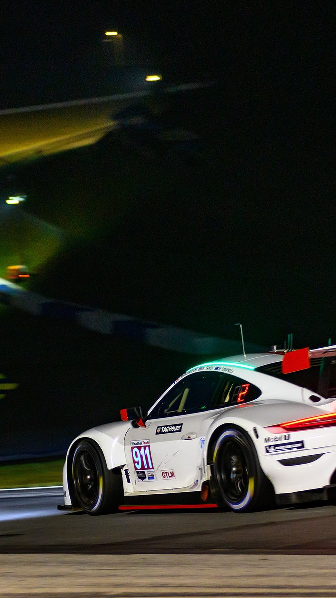 PorscheRaces tweet picture