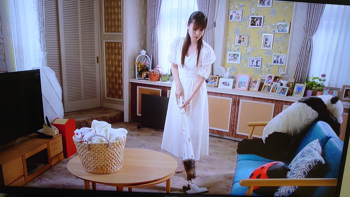 insh85's tweet photo. 昨晩のルパンの娘で深キョンがツインバードのコードレスクリーナーTS-5175を使ってた！#ルパンの娘　#深キョン　#深田恭子　#ツインバード　#コードレスクリーナー　#TS5175 https://t.co/VjI7iWOAET