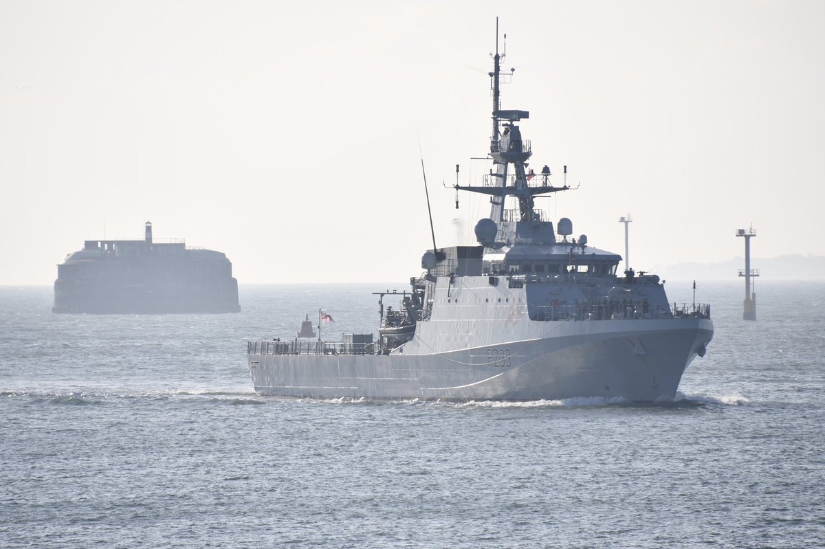 AmzJS13's tweet image. 👋 Morning @hms_tamar #LockdownExercise @RoyalNavy @HMNBPortsmouth @qhmportsmouth @OverseasPatrol @PortsmouthProud @NavyLookout @UKDefJournal @gosport_nci