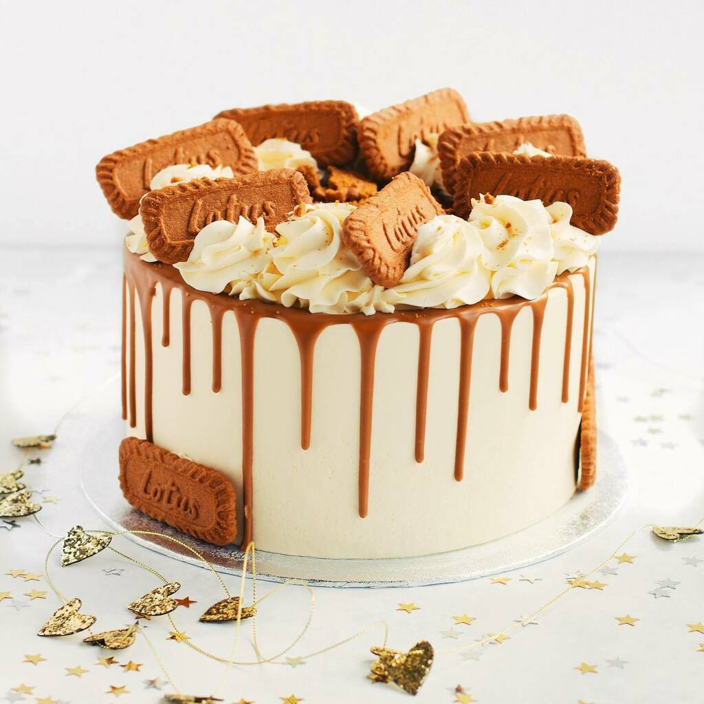 freyawilcox's tweet photo. My lotus biscoff cake by @brucey_bakes was insane 🤯🤯 it looked so beautiful and tasted amazing 😋
.
.
.
.
.
.
#BloggerShare #BlogAndBeyond #RealLifeAndStyle #BloggerPost #LifestyleBlogging #LifestyleBlogs #LifestyleInspo #SmallBlogger #TheseHappySqu… https://t.co/59oq7uxkxg https://t.co/FYaALCkish