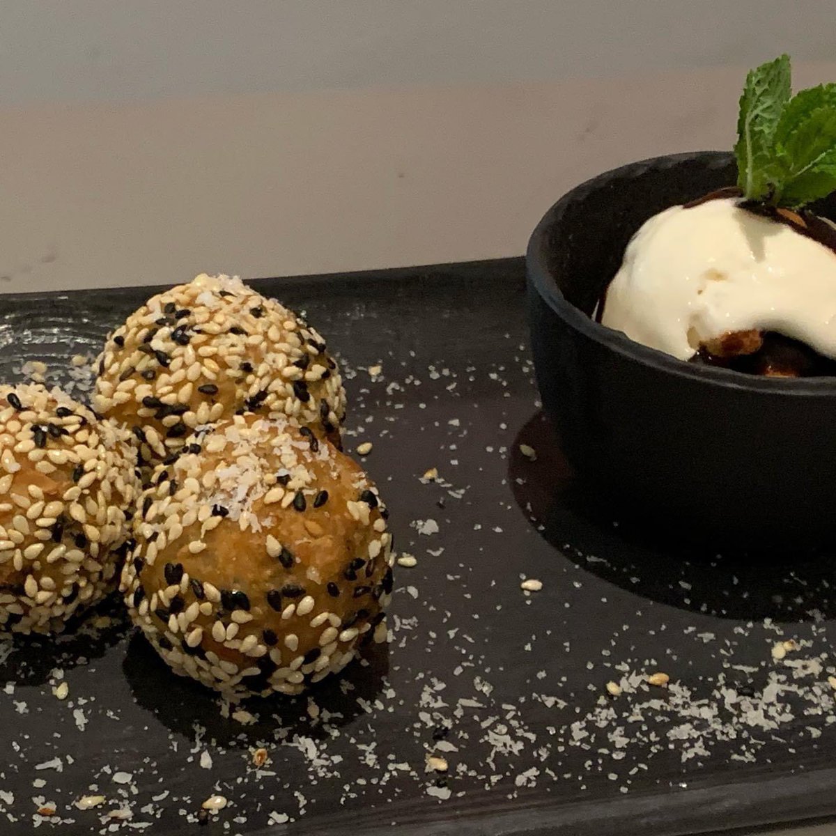 The perfect ending to your #salushiexperience - pure decadence. Try out our infamous deep fried Lindt balls. Cause you deserve it. Stay safe and dry ☔️ 

#sushi #weekendvibes #lindtchocolate #claremont #sushicapetown #treatyourself #staysafe #salushi #newhome
