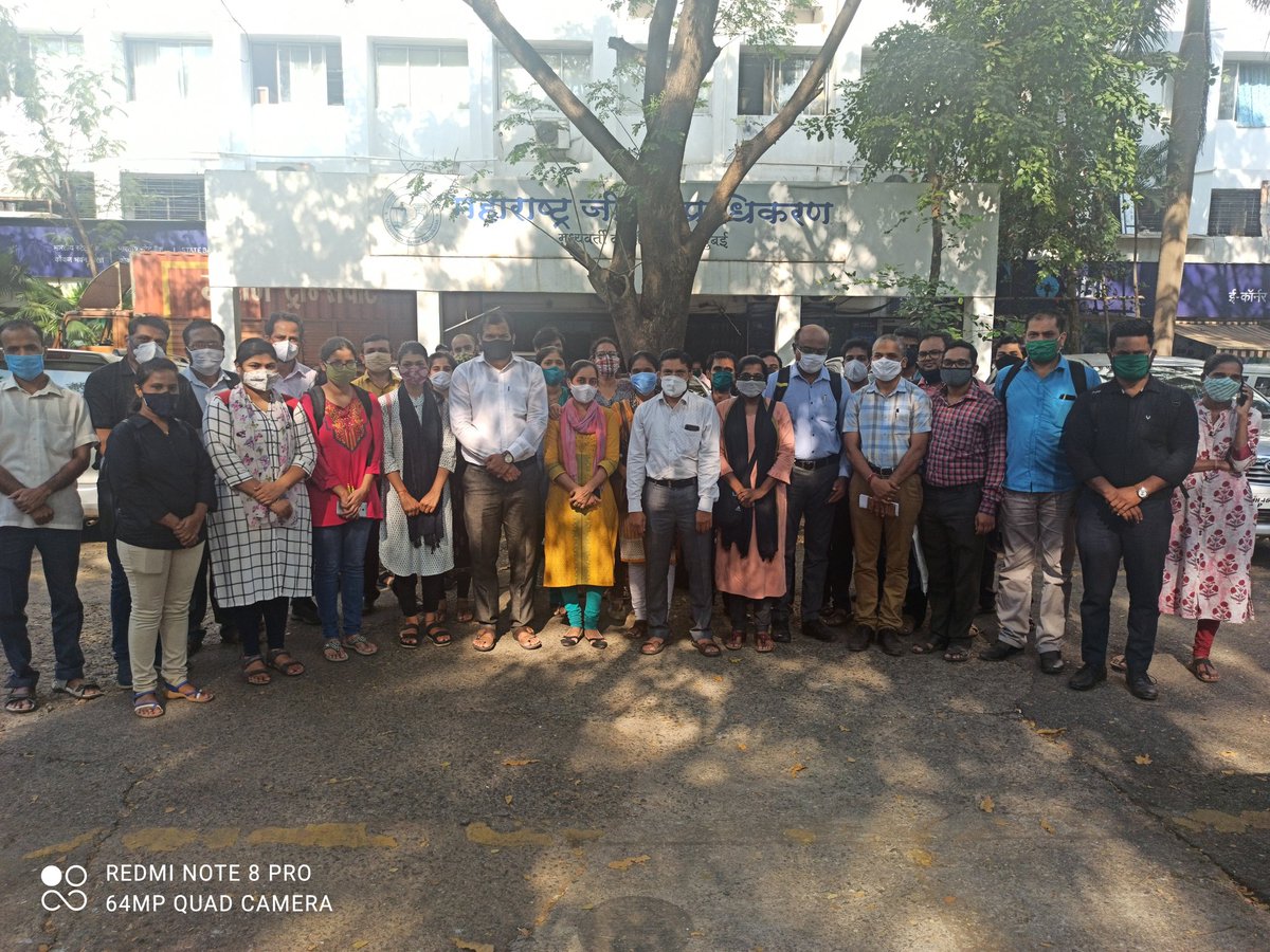 virajratna's tweet photo. Umed MSRLM Strike Day 2..... Still we r on Fire 🔥
The battle is not for few ppl but its for 50 lakh Rural SHG women,  3500 employees#JusticeforMSRLM @PMOIndia @CMOMaharashtra @DAY_NRLM @nstomar @AUThackeray @mnsadhikrut https://t.co/b8FmbWW4zL