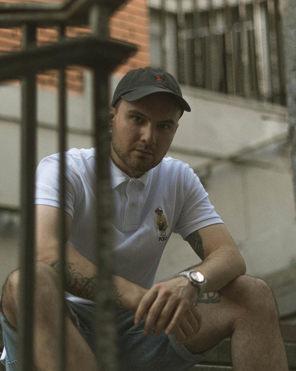 Fleek_Mag's tweet photo. ¿Te imaginas escuchar en un mismo corte a @ToteKingOficial, #CharlieHB y @lonezgz?

Eso ya es posible gracias a #Inabarcable, primer single del nuevo proyecto del artista maño junto a @bombonymontana.

Al completo en https://t.co/g9vOLZOuUY https://t.co/cQFp13Zxrv