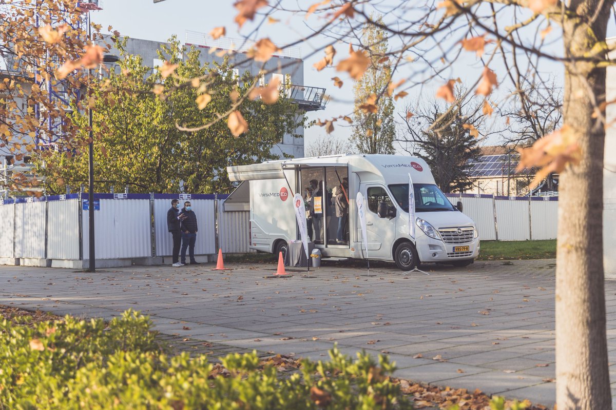 VirtaMed's tweet image. #VirtaMedOnTour in Dijon 
It&apos;s a gorgeous fall day and we are all prepped for training residents on the ArthroS™ and LaparoS™ simulators. Want to try them out? Find us!
#VirtaMedEd #simulatortraining #medicalsimulation #laparoscopy #arthroscopy @StanInstitute  @AssoFrChirurgie