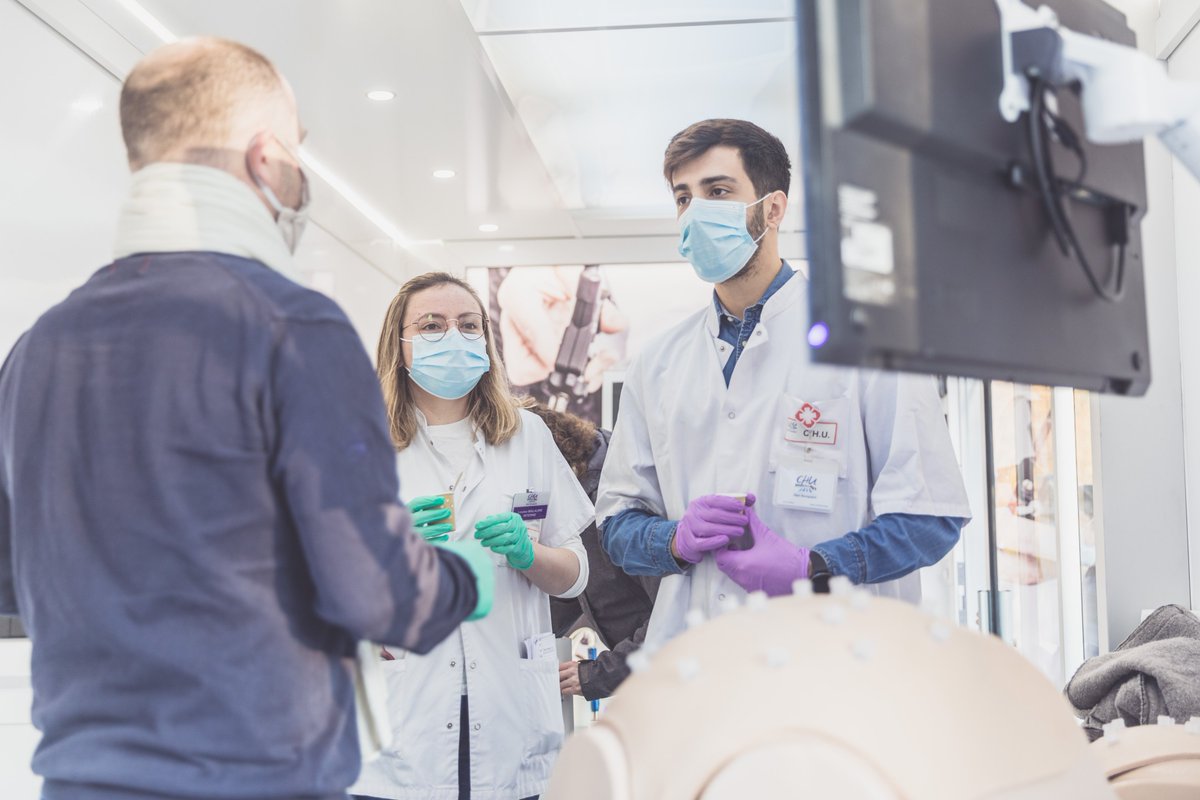 VirtaMed's tweet image. #VirtaMedOnTour in Dijon 
It&apos;s a gorgeous fall day and we are all prepped for training residents on the ArthroS™ and LaparoS™ simulators. Want to try them out? Find us!
#VirtaMedEd #simulatortraining #medicalsimulation #laparoscopy #arthroscopy @StanInstitute  @AssoFrChirurgie