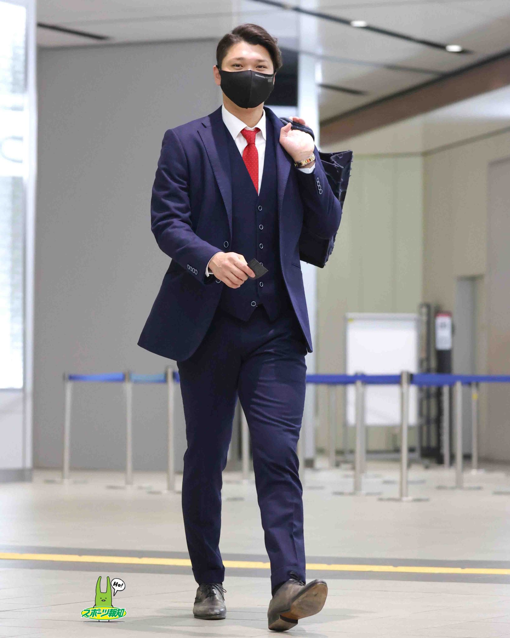 宮崎亮太 スポーツ報知 スーツ姿で帰京した 巨人 ナイン 明日から東京ドームでヤクルト戦 坂本勇人 は00本安打達成なるか 岡本和真 高梨雄平 Giants スポーツ報知 宮崎亮太 スポーツ報知 スーツ姿で帰京した 巨人 ナイン 明日から東京ドームでヤクルト戦 坂本勇人 は00本安打達成なるか 岡本和真 高梨雄平 Giants スポーツ報知
