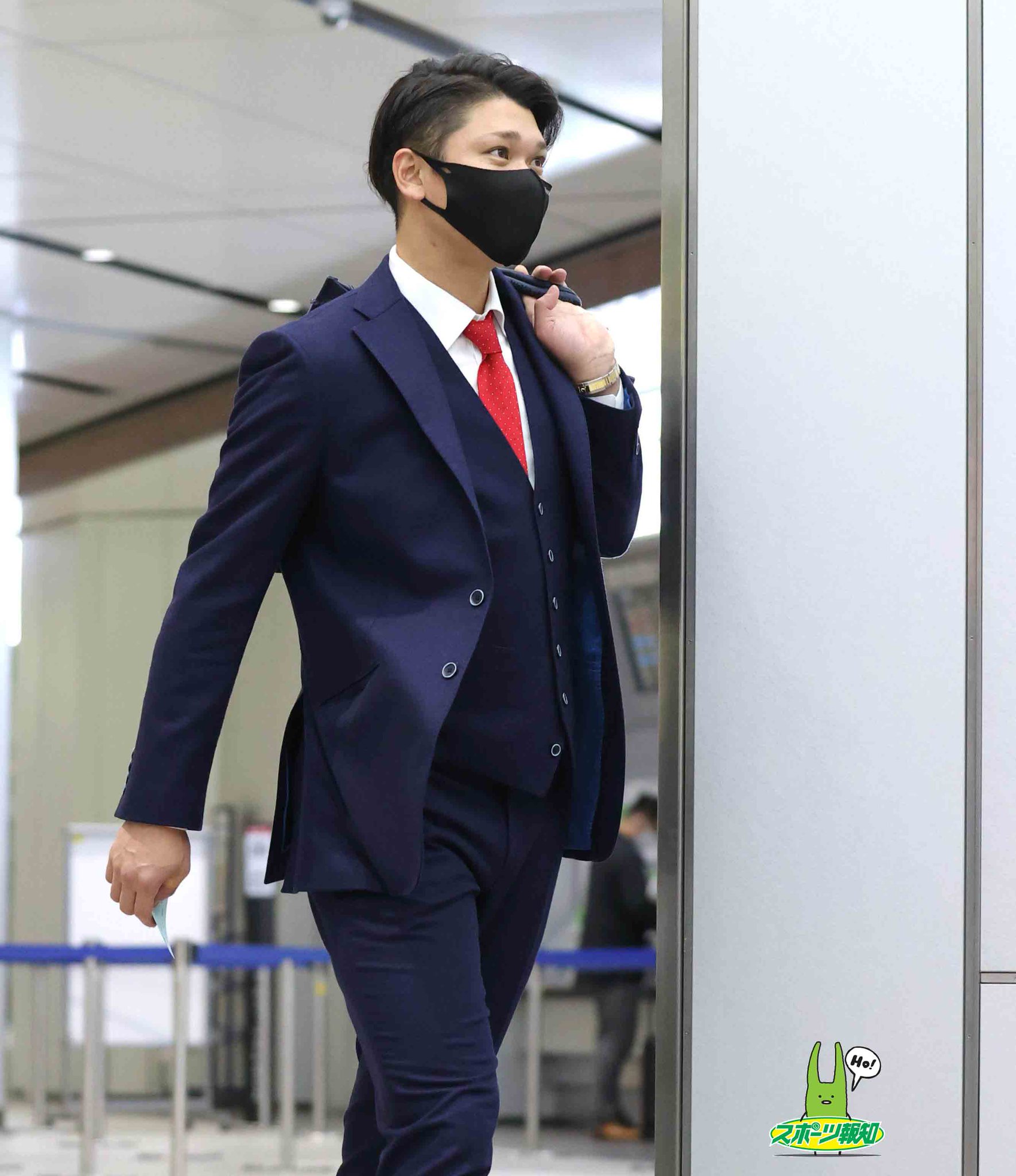 宮崎亮太 スポーツ報知 スーツ姿で帰京した 巨人 ナイン 明日から東京ドームでヤクルト戦 坂本勇人 は00本安打達成なるか 岡本和真 高梨雄平 Giants スポーツ報知 宮崎亮太 スポーツ報知 スーツ姿で帰京した 巨人 ナイン 明日から東京ドームでヤクルト戦 坂本勇人 は00本安打達成なるか 岡本和真 高梨雄平 Giants スポーツ報知