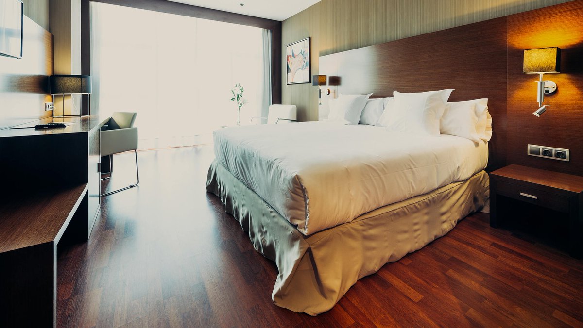 PACK FINDE‼️

Hoy es viernes y toca desconectar de la semana con nuestra promoción de 2 noches en Hotel de 4 estrellas + Parking Gratuito en <a href="/ValenciaCongres/">Valencia Congress</a>

📳 Reserva ya en el 961 19 48 44