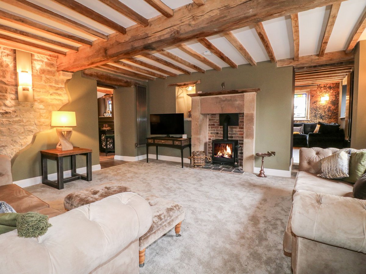 😍 Luxury Group Break Derbyshire 😍
Spectacular cottage, sleeps 12, 5*, 6 beds, hot tub, open fire, garden, incredible views.
👉 buff.ly/3mXFcIf
✔️ 7 nights from £1,707
✔️ Feb half term £2,650
✔️ May half term £4,150
✔️ Summer Hols £3,799
Ideal for 2 or 3 families