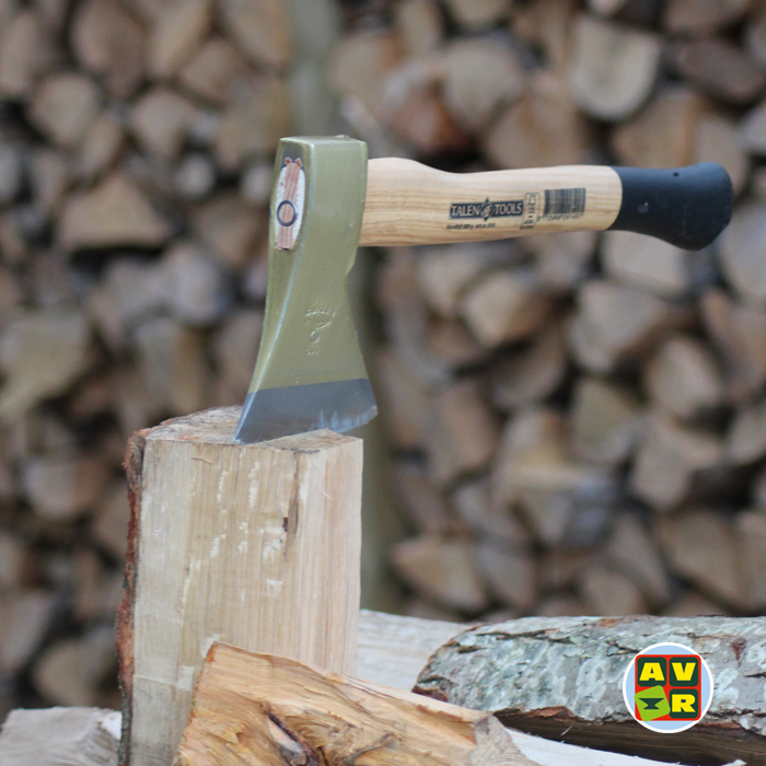 avrtools1849's tweet photo. De dagen worden korter en kouder. Dan is er niets fijner dan bij de warme houtkachel te zitten...🔥
#bijl #houtkappen #kachel #koud #winter #tuingereedschap #bucheronnage #merlin #bois #haches #hiver #jardin #outillage #wood #woodstove #cold #gardentools 
https://t.co/vx4bjwgSeD https://t.co/7bTplxcHzo