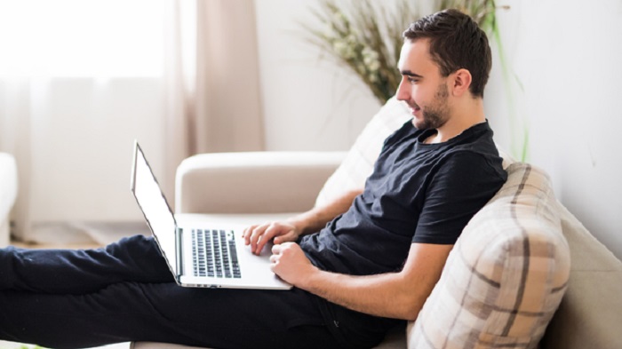 Biden da Seçilse Trump da Seçilse Fakirleşeceği Kesin Olan Mert Cünay(30), Türkiye'nin Ekonomik Bağımsızlığını Kazanmış Olmasından Memnun... zaytung.com/haberdetay.asp…