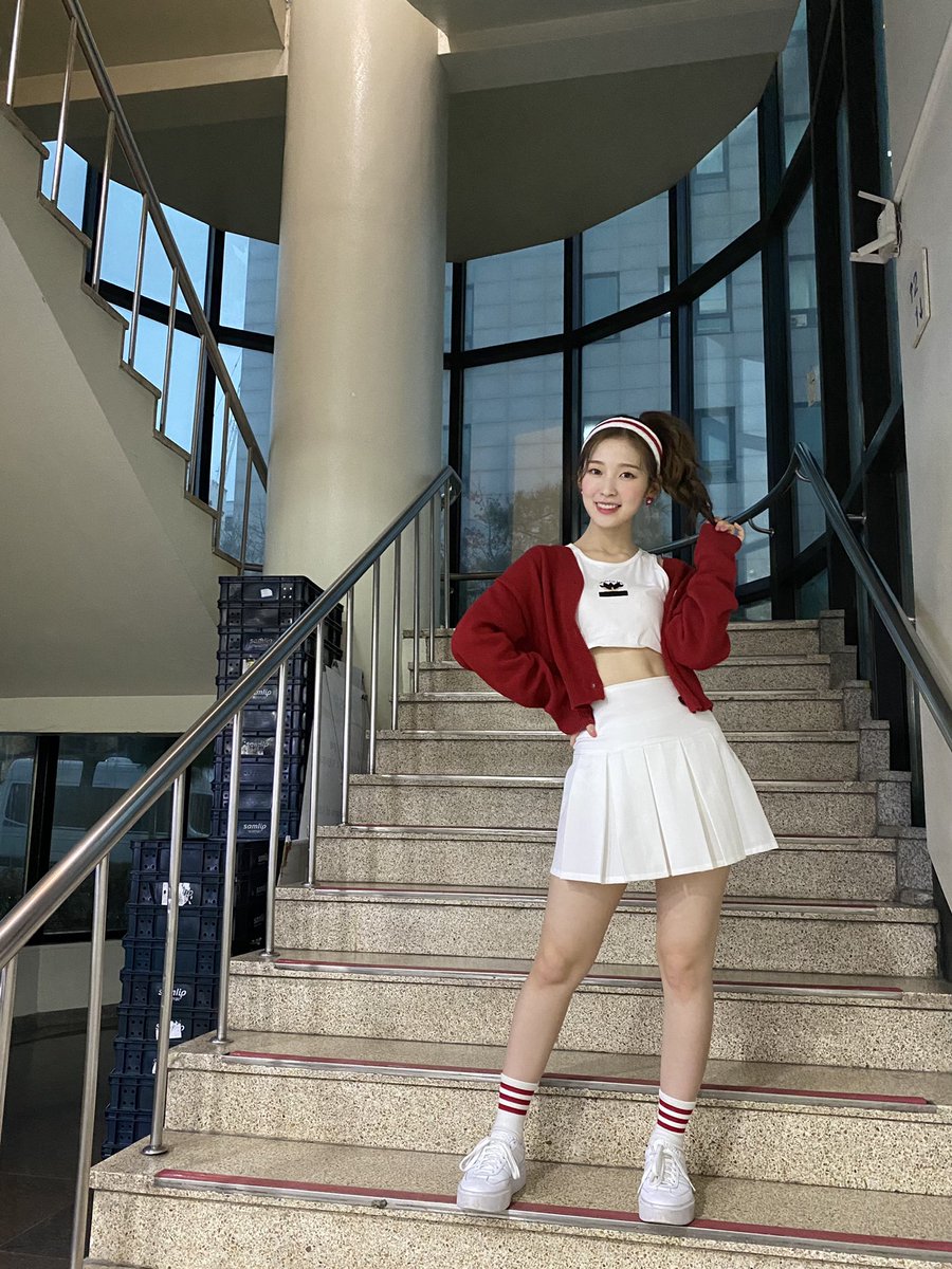 OHMYGIRL_official tweet media