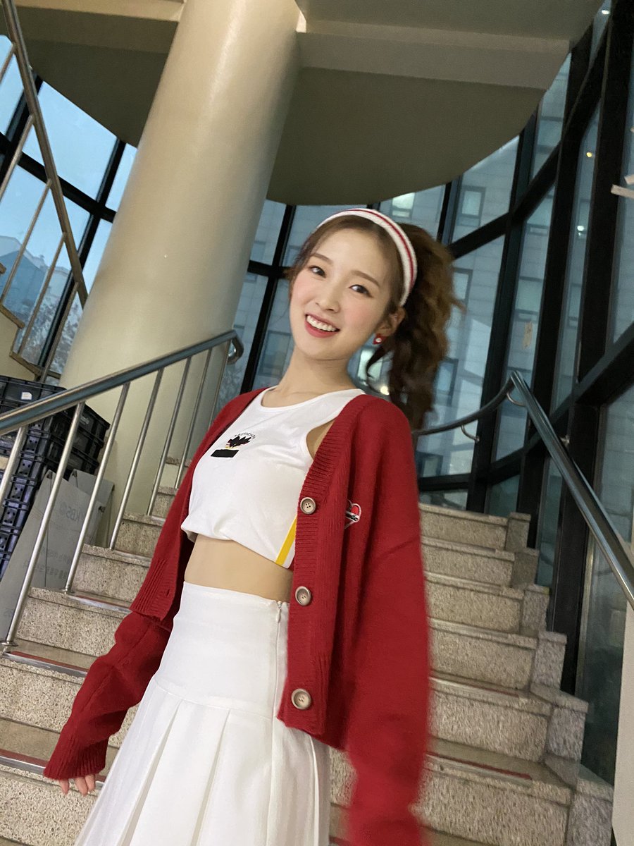 OHMYGIRL_official tweet media