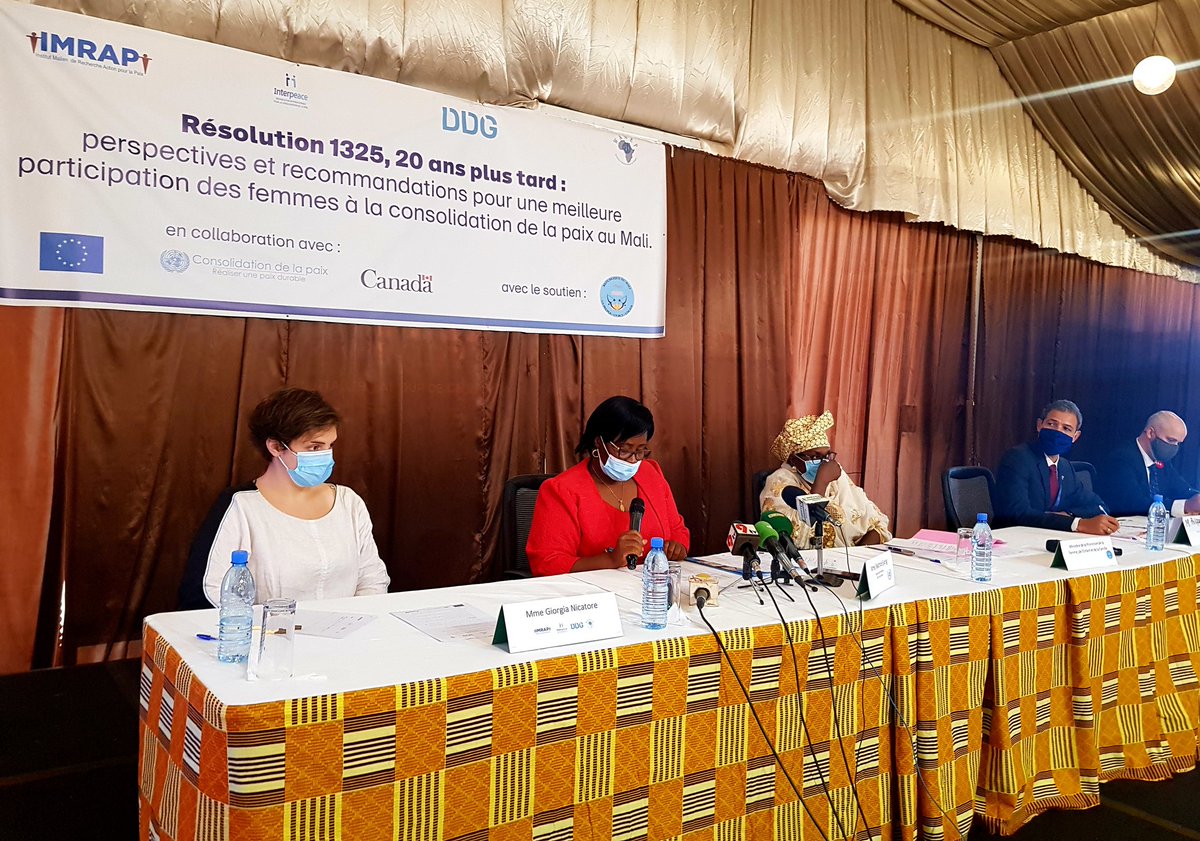 coumbabahtraore's tweet photo. #UNSCR1325 #20years 4 organisations de la société civile #DRC @InterpeaceTweet #imrap #wanep organise une journée de réflexions avec les https://t.co/1SldLpUPh9 actrices/acteurs et partenaires 🙏🏽Merci @BeatriceEyong @ONUFemmes_Mali pour le soutien continu https://t.co/nPRhPxucIh
