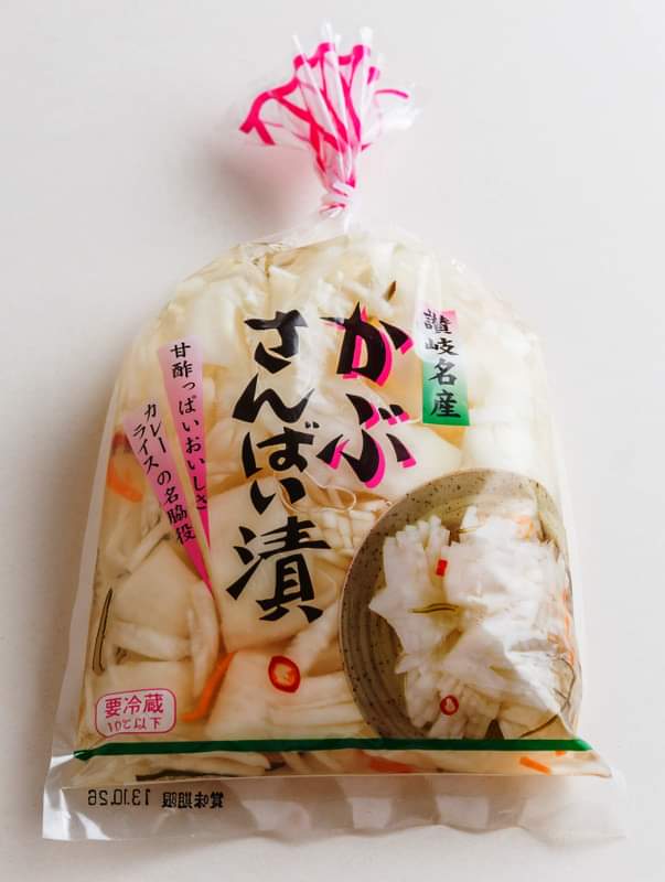 おいしい新聞 食料新聞社 A Twitter 地域の逸品 かぶさんばい漬 マルカ食品 香川県坂出市 地元香川では冬に欠かせない漬物として親しまれているのが 菊花かぶ三杯酢漬 １４０ｇ 大蕪を菊の花のように飾り切りにしているのが特徴で 皿に盛り付ければ年末