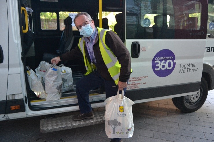 yourcolchester's tweet photo. #OneColchester partners continue to support #Colchester’s most vulnerable residents as the Government issue letters, emails & texts to clinically extremely vulnerable people, encouraging them to stay home as much as possible 💜
Read more https://t.co/UQunLlQa8k #Covid19 #StayHome https://t.co/ZRXGE4i9X7