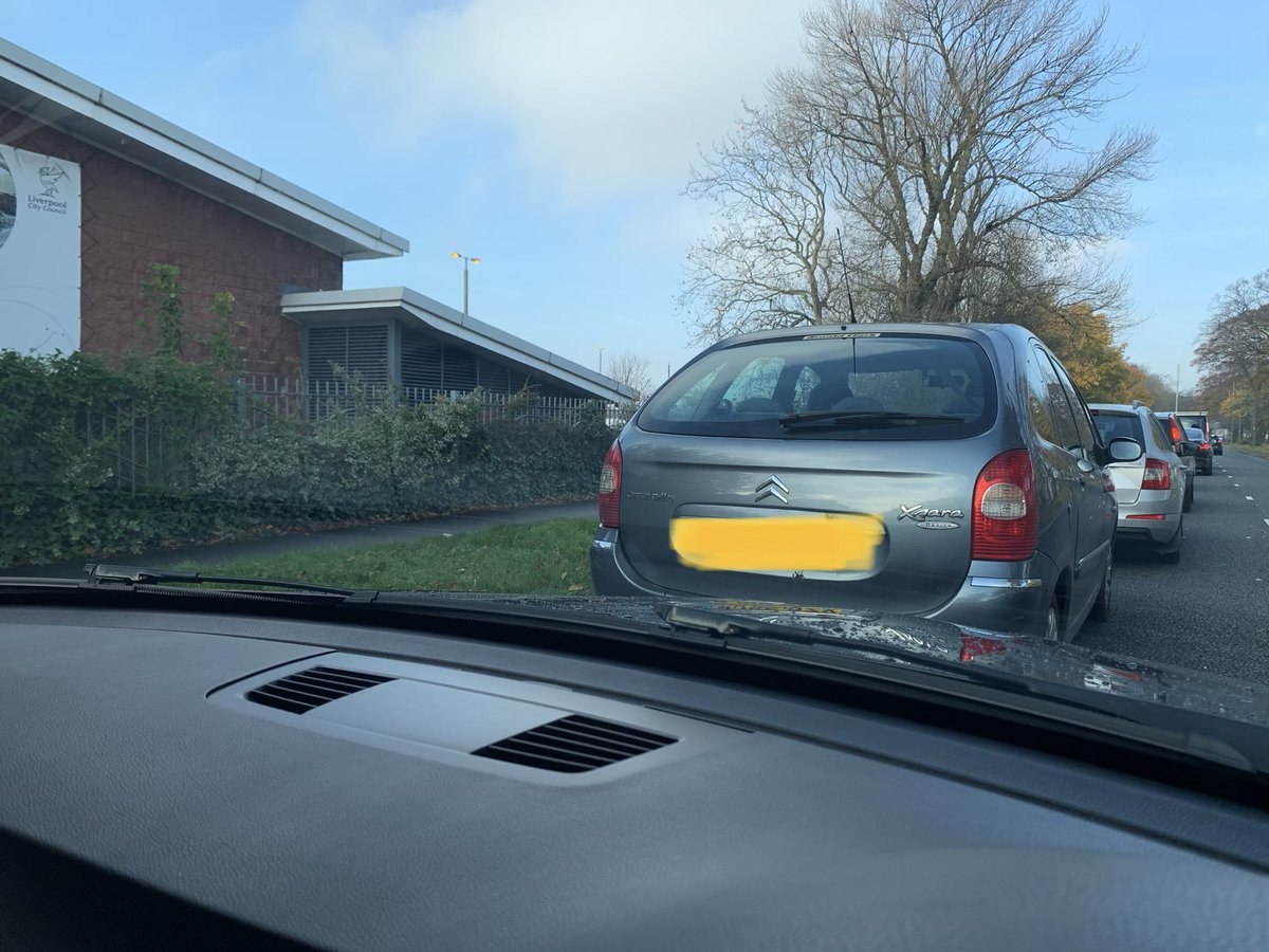 KevinPDaly's tweet image. Here we go - #asymptomatic test in #Liverpool Currently in a ~10 car queue to get in to the test centre @LifestylesGym Garston. 🤞🏻 this goes smoothly from here @DPH_MAshton #Liverpooltesting @lpoolcouncil