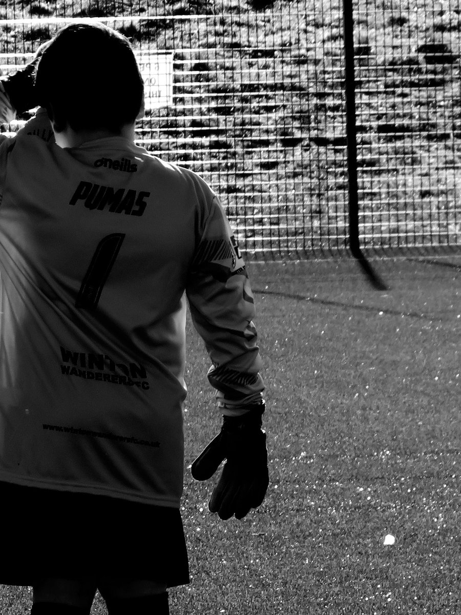 85Eclair's tweet image. Goalkeeping, football and Manchester United are my boys world! Would be amazing if he could get a Happy Birthday tweet from one of his idols @deanhenderson @D_DeGea Freddie ❤️