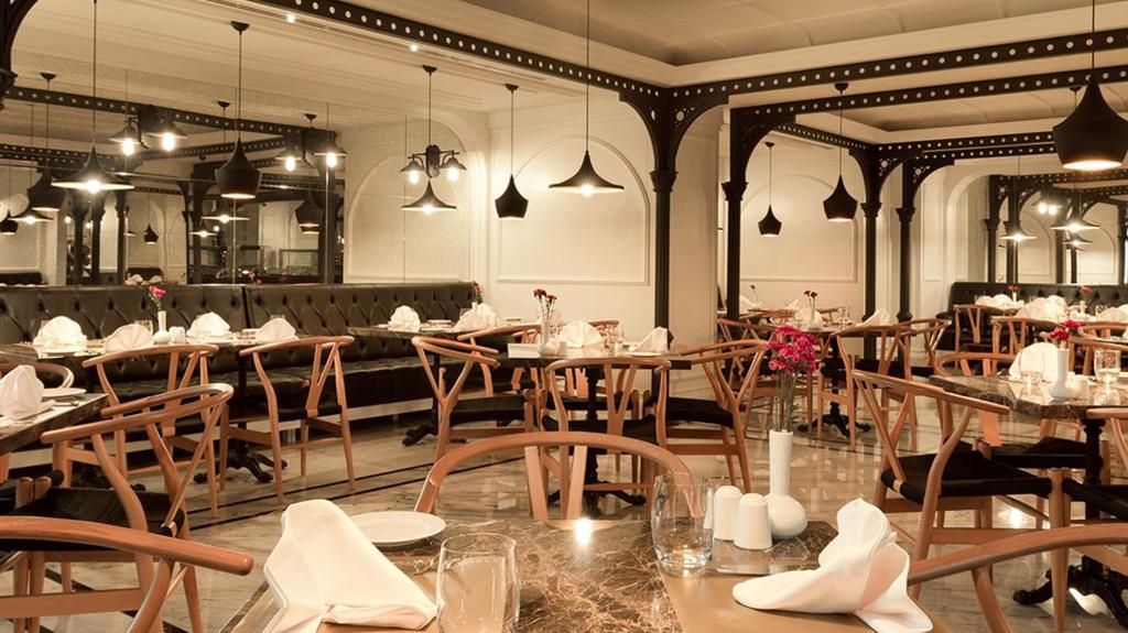 heytripster's tweet photo. Do you think you are going to be willing some Indian food in Istanbul or you are in Istanbul and crave for some Indian food? 🍽 Look no further, try Turkuaz Gurme Restaurant 
https://t.co/BGKUaw24kX 
#Istanbul #istanbulfood #indianfood #travel #turkishfood https://t.co/9LA7vqi5vn