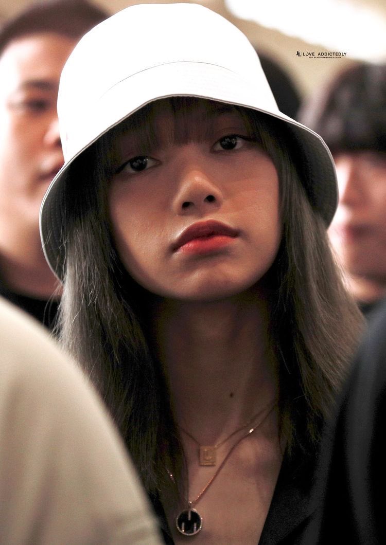 SabiangS's tweet photo. @AoMAm63970431 ดื้อๆค้าบ 

I vote #2ndBousnidStars2020 #BousnidStars2020 #Bousnid #LISA of @BLACKPINK https://t.co/bVwAOnj5Uc