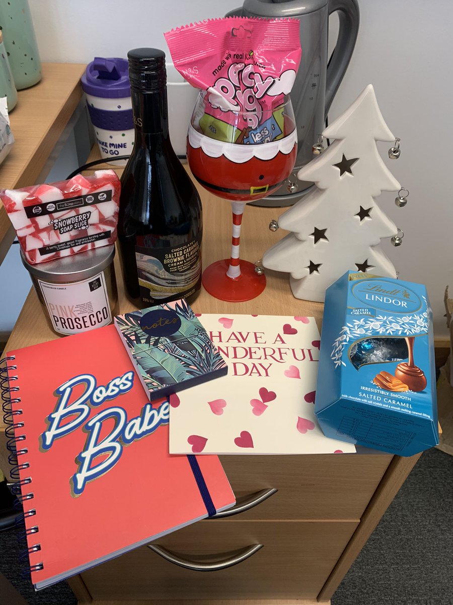 KatyJoy7's tweet photo. In a world of chaos my team still found the time to throw me an early, impromptu, socially distanced birthday breakfast ❤️❤️ https://t.co/LoqiVIBBDm