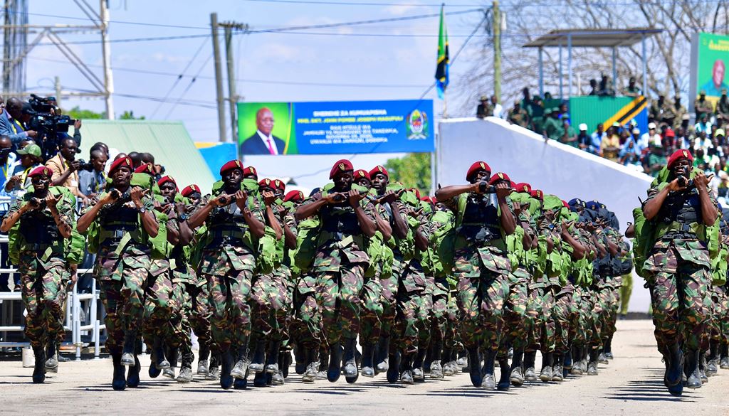 dailynewstz's tweet photo. COMMANDOS march in front of newly sworn-in President and Chief of the Armed Forces, Dr John Magufuli.(Photos by State House &amp; Iddy Mwema) https://t.co/l0zxSqcTpE