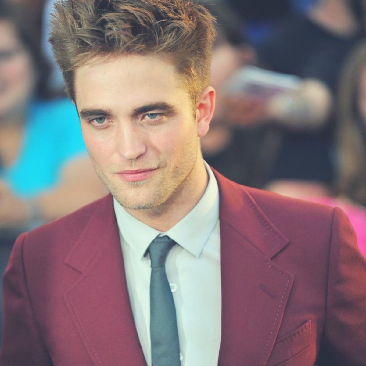 ⠀ ⠀⠀        ※  ℝ𝕆𝕃𝔼ℙ𝕃𝔸𝕐 ※ 

⠀ ⠀ ⠀ ⠀W /@CaptainAthenz

⠀ ⠀ ⠀ ⠀  [#𝐅𝐫𝐨𝐦𝐒𝐭𝐚𝐫𝐓𝐨𝐒𝐮𝐬𝐡𝐢]

.      วันนี้เป็นอีกวัน ที่ฉันต้องเดินทางไปร่วมงานแต่งงานของเซฟดาร์เรน กับ เจมส์ ช่างเป็นเรื่องที่น่ายินดีเป็นอย่างมาก

แน่นอนว่าฉันไม่ได้มาคนเดียว

_