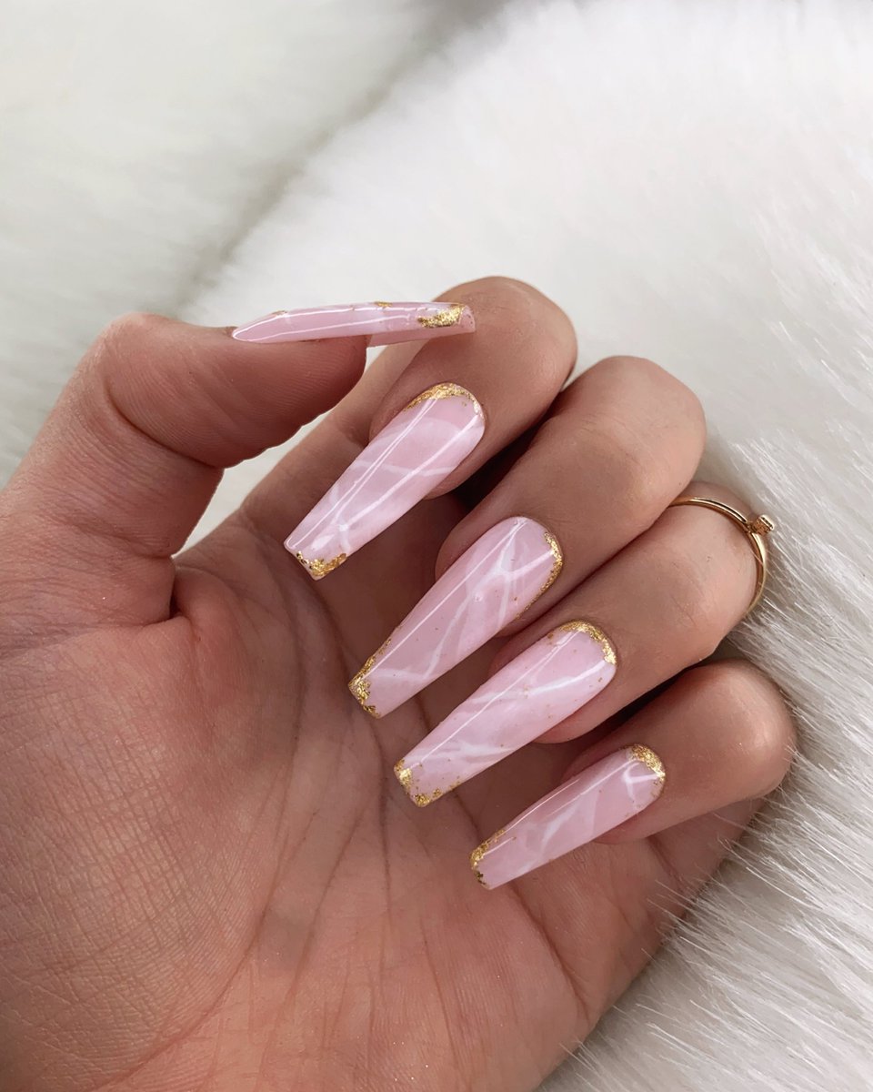 kennedywarden's tweet photo. Being self employed &amp; unable to work in this second lockdown I have set up a side business selling press on nails! Any likes/rt’s would be appreciated 🤍 designs can be custom please DM me on IG: @maniinamin with any enquiries xxx https://t.co/m2lSKTpedT https://t.co/GoJHZ7gQfy
