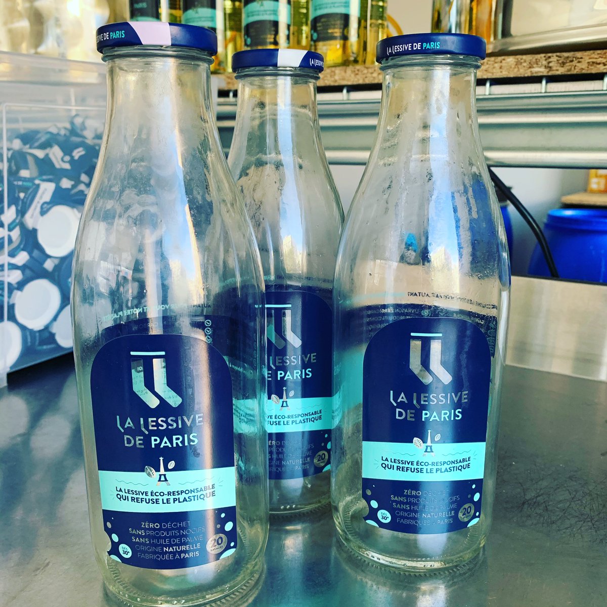 Le retour des bouteilles vides. C’est de cela dont on peut être les plus fiers, vous et nous. 🤝 MERCI de nous renvoyer des bouteilles sales ! #zerodechet #zeroplastic