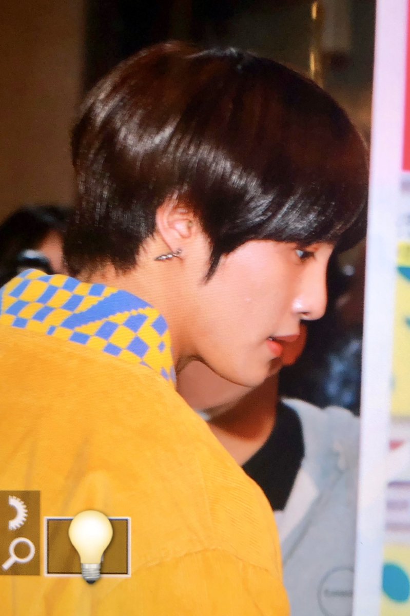 CharmLamp1010's tweet photo. 201106 Blueroom 출근 [PRE]

#YANGYANG   #刘扬扬   #扬扬 #양양  
#WayV    #威神v #NCT2020   #NCT https://t.co/n3HEPy0Zos