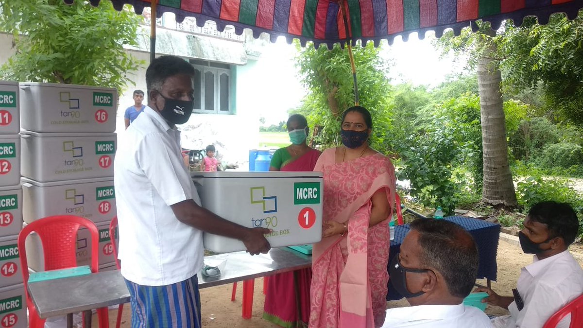 Murugappa Chettiar Research Center is at the forefront of empowering marginal farmers. This is evident from all of their initiatives, one of which was distributing portable cold storages to the farmers in Bashikapuram and Guruvayal villages, Tamil Nadu.
<a href="/RAEngNews/">Royal Academy of Engineering</a> <a href="/SocialAlphaIN/">Social Alpha</a>