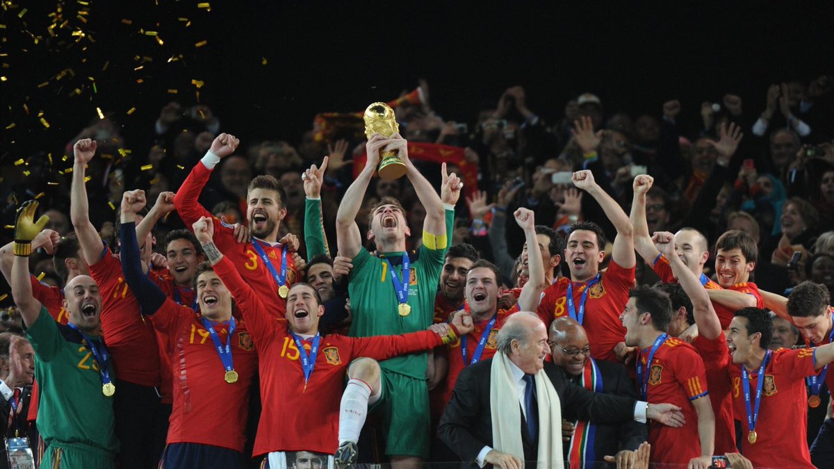 L'Espagne a remporté la Coupe du Monde en 2010 avec sept joueur du Barça contre l'Allemagne. Joachim Löw, entraîneur de l'Allemagne, a déclaré après la défaite de son équipe contre l'Espagne :