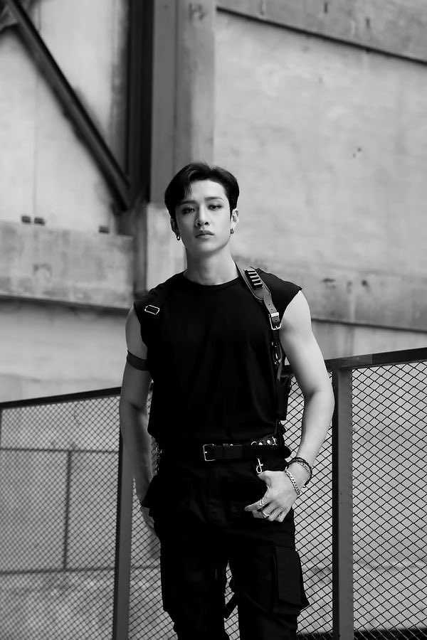 — bang chan’s arms; a super necessary thread  #StrayKids  #skz